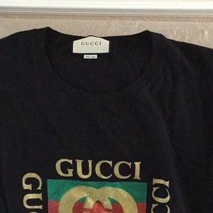 Gucci t shirt in black with gold glitter logo